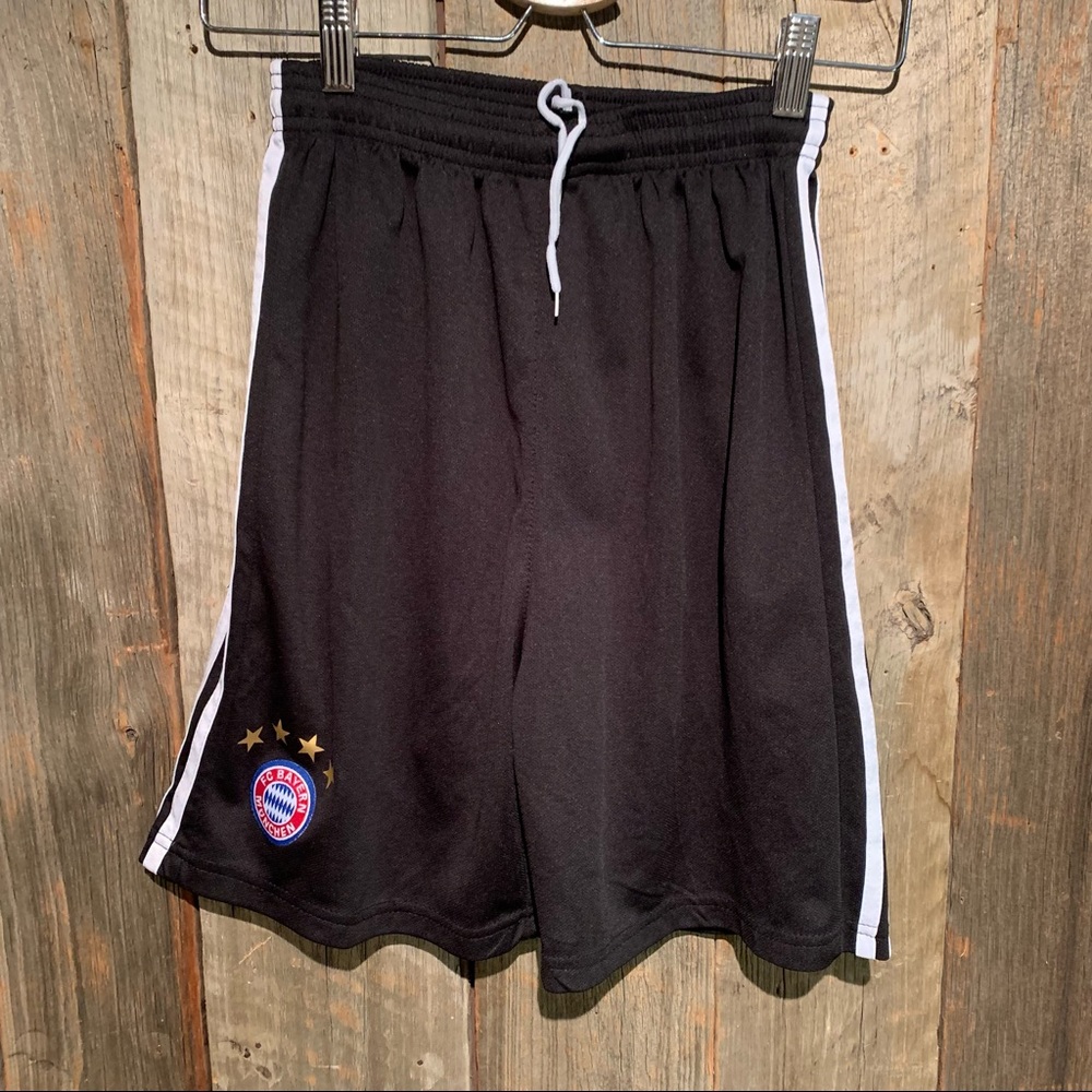 Adidas FC Bayern shorts youth M